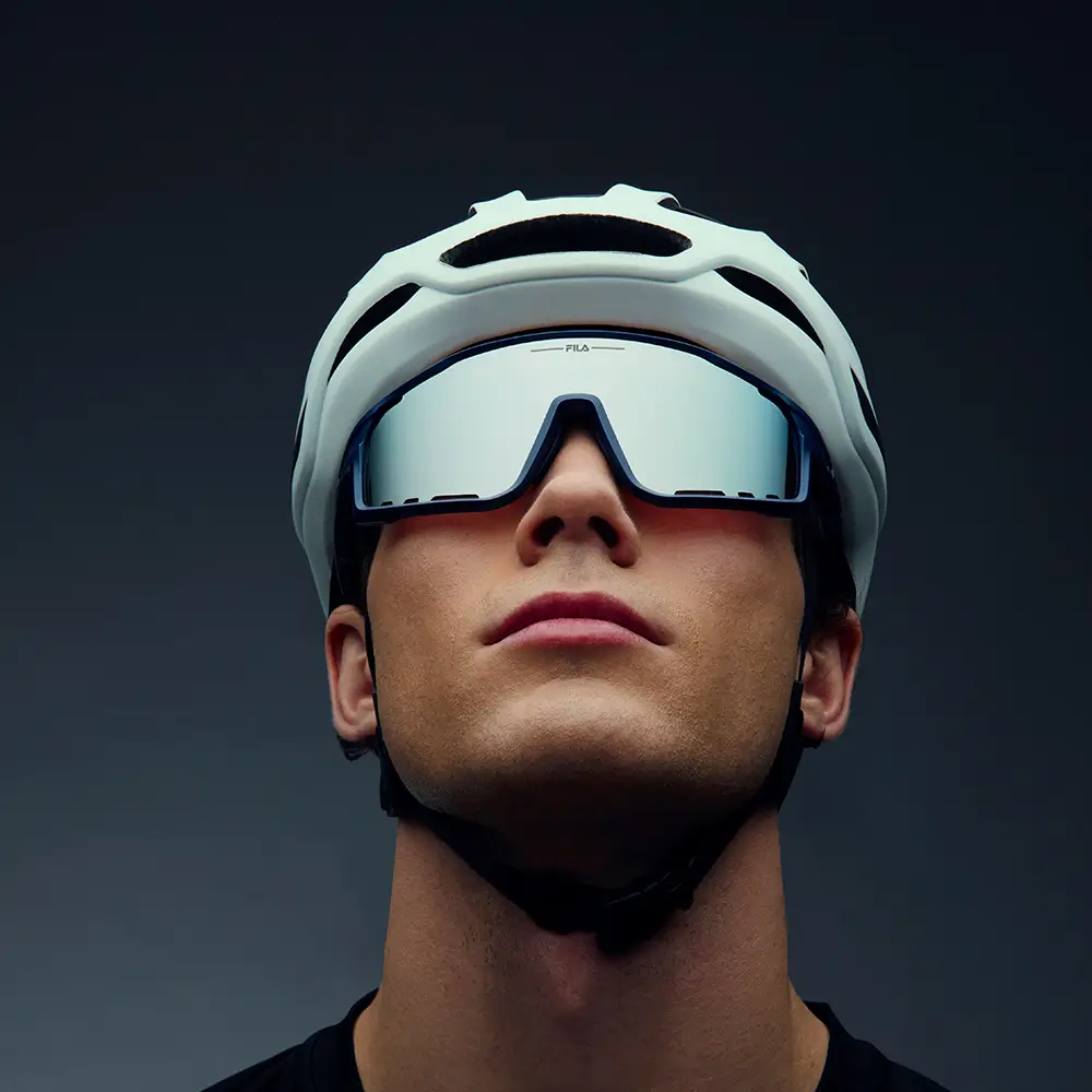 model of glasses worn PERFORMANCE 1744 1000X1000